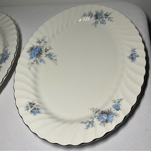 Johnson Brothers White and Blue Floral Oval Serving Plates. Vintage. Ironstone - Picture 3 of 5